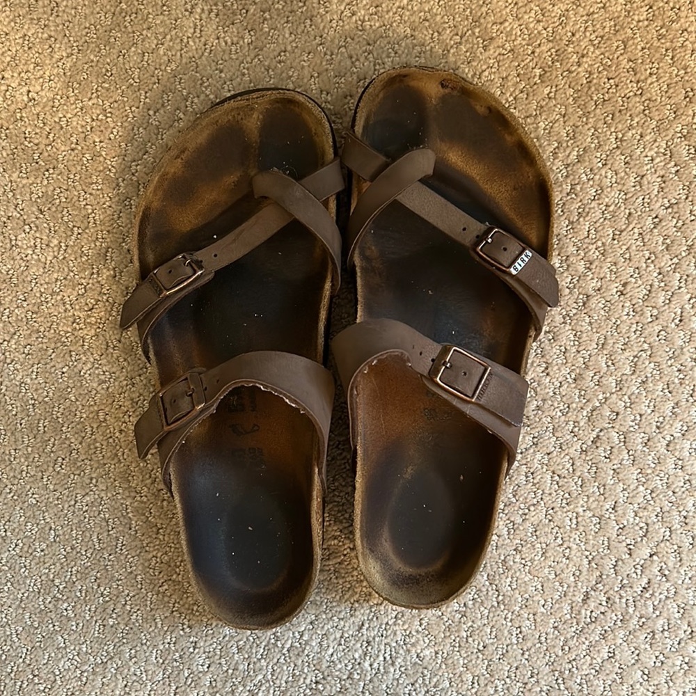Birkenstocks w/ Toe Strap — Size 40